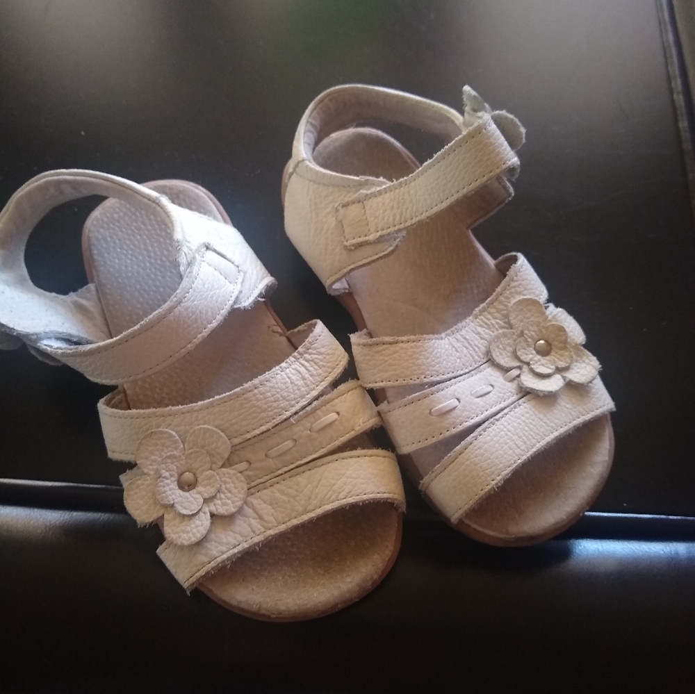 Toddler girl's sandals